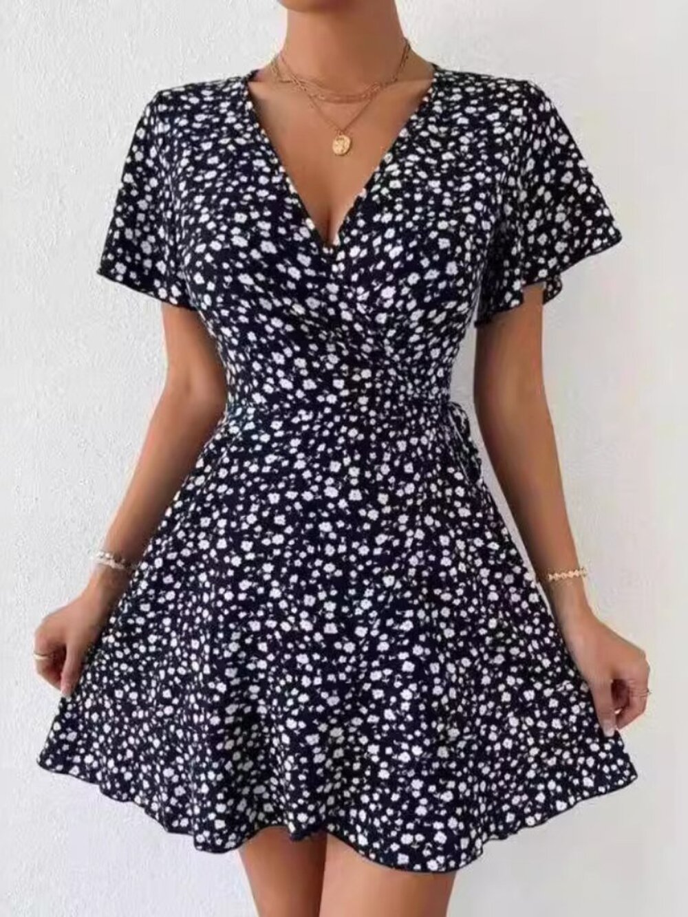 Women's Navy Floral V-Neck Short-Sleeve Tie-Waist Mini Dress